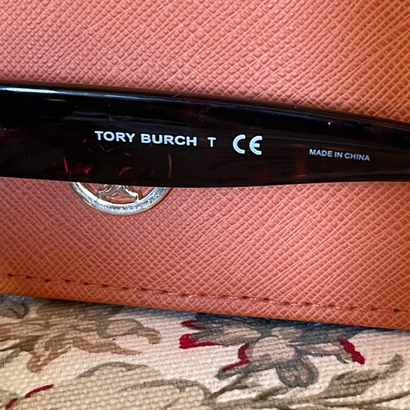Tory Burch Sunglasses Tortoise with Gold - Picture 6 of 8